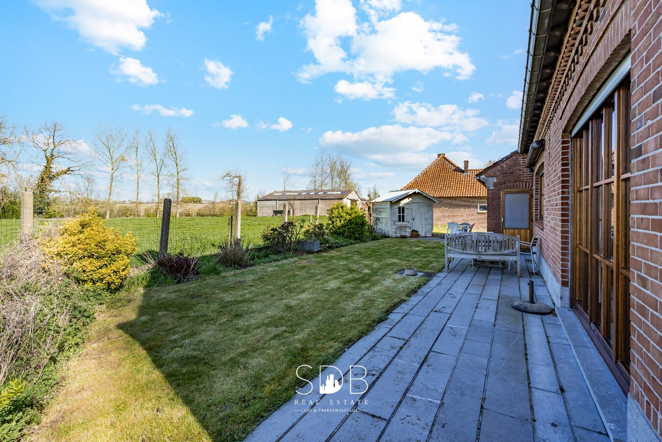 Boerderij met aanpalende graslanden op 12.970m² + mogelijkheid tot bijkopen graslanden +/-20ha 