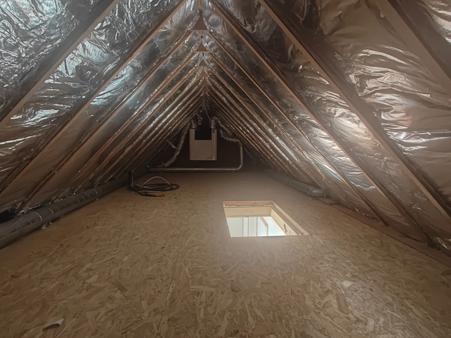 Afgewerkte woning met 3 slaapkamers &amp; ruim zonnig terras + autostaanplaats en berging 
