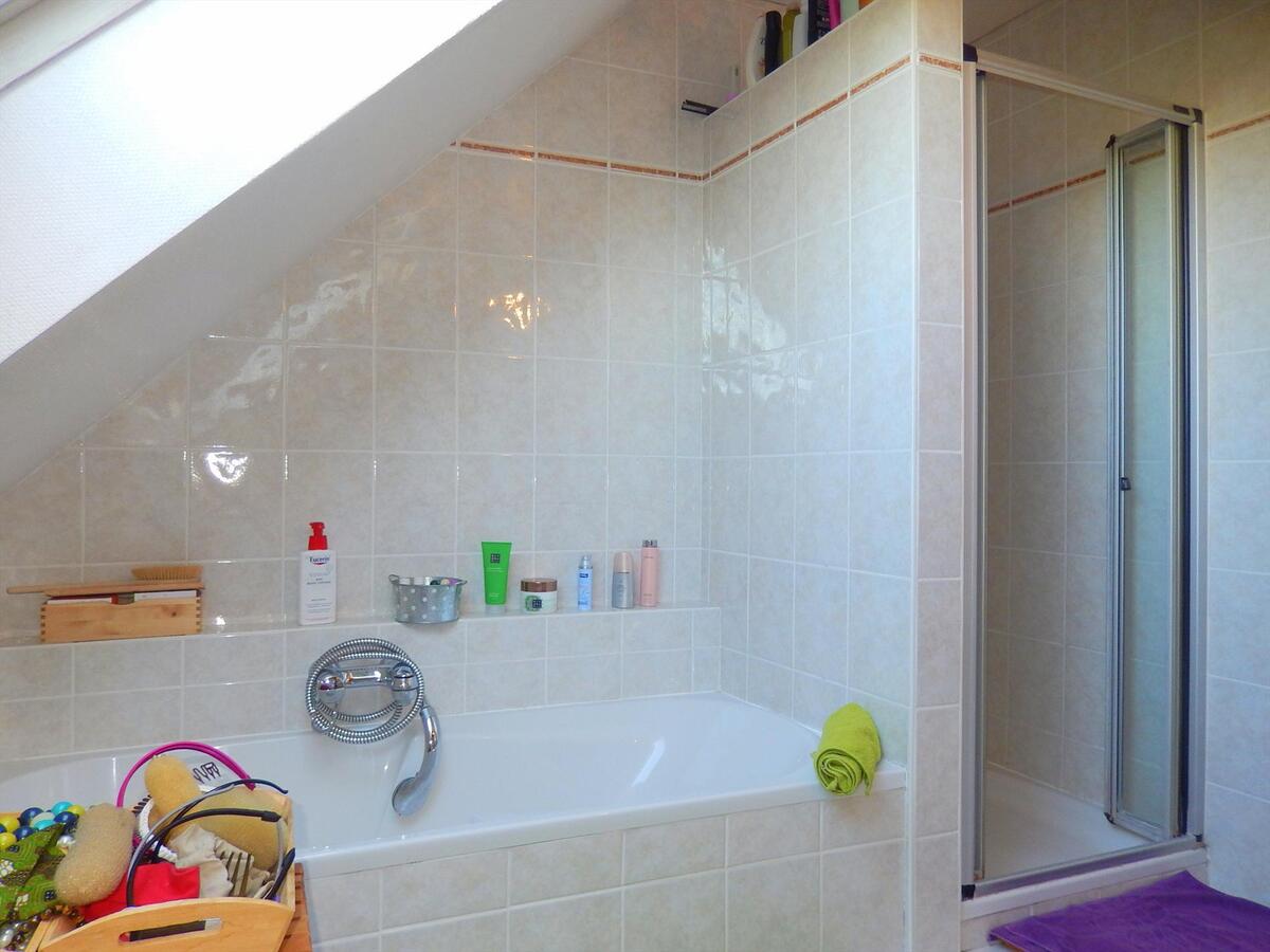 Instapklare woning met 5 slaapkamers op een grondopp. 3.349m² 