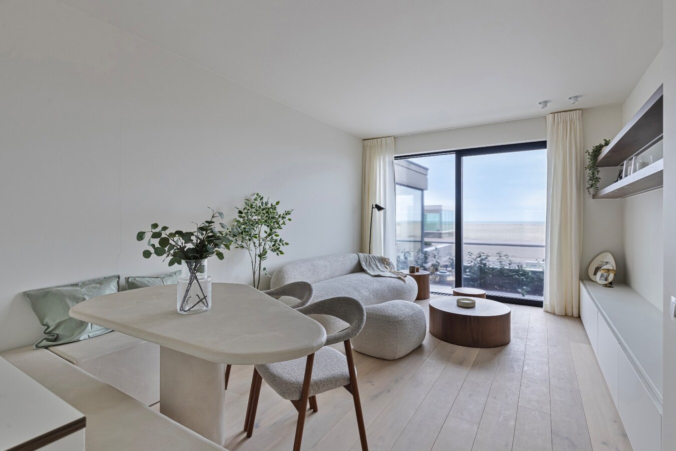 Zeezicht! Uitzonderlijk luxueus appartement op de Zeedijk in Oostduinkerke 