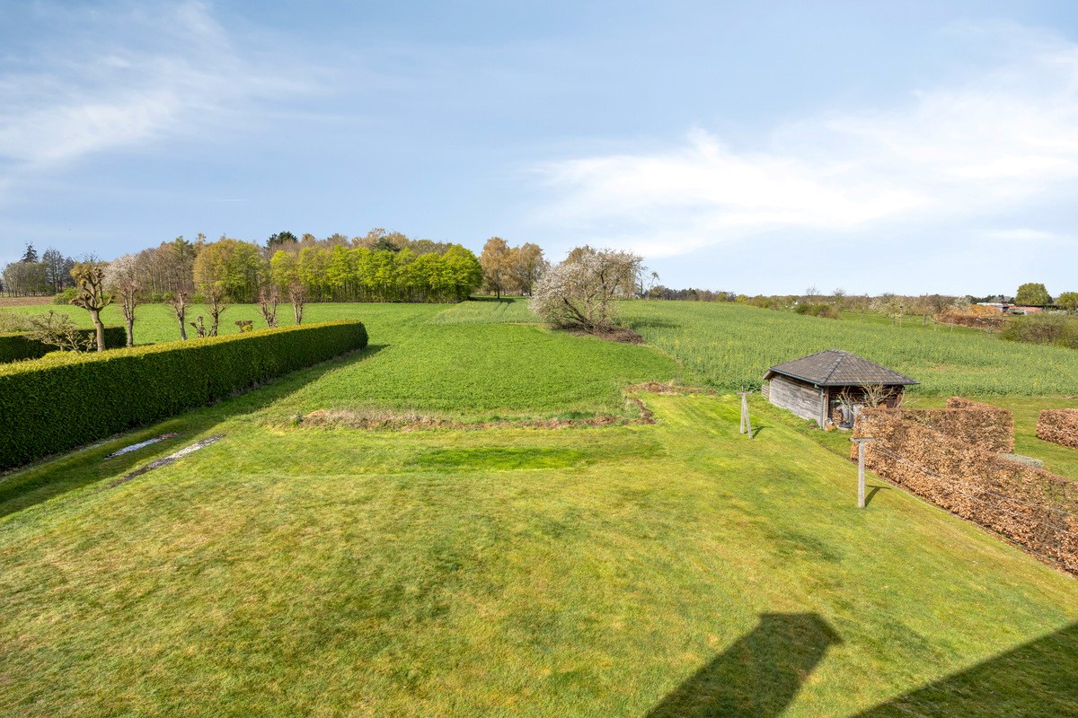 Open bebouwing met 4 slaapkamers tuin met prachtig zicht over de velden en garage in Haasrode op een perceel van 2986m² – EPC 431 kWh/m² - bewoonbare opp. 204 m² 