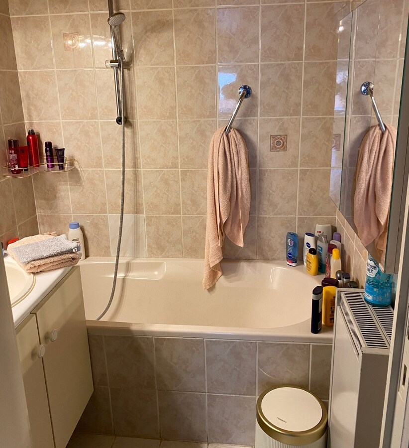 Ruim en lichtrijk appartement. 