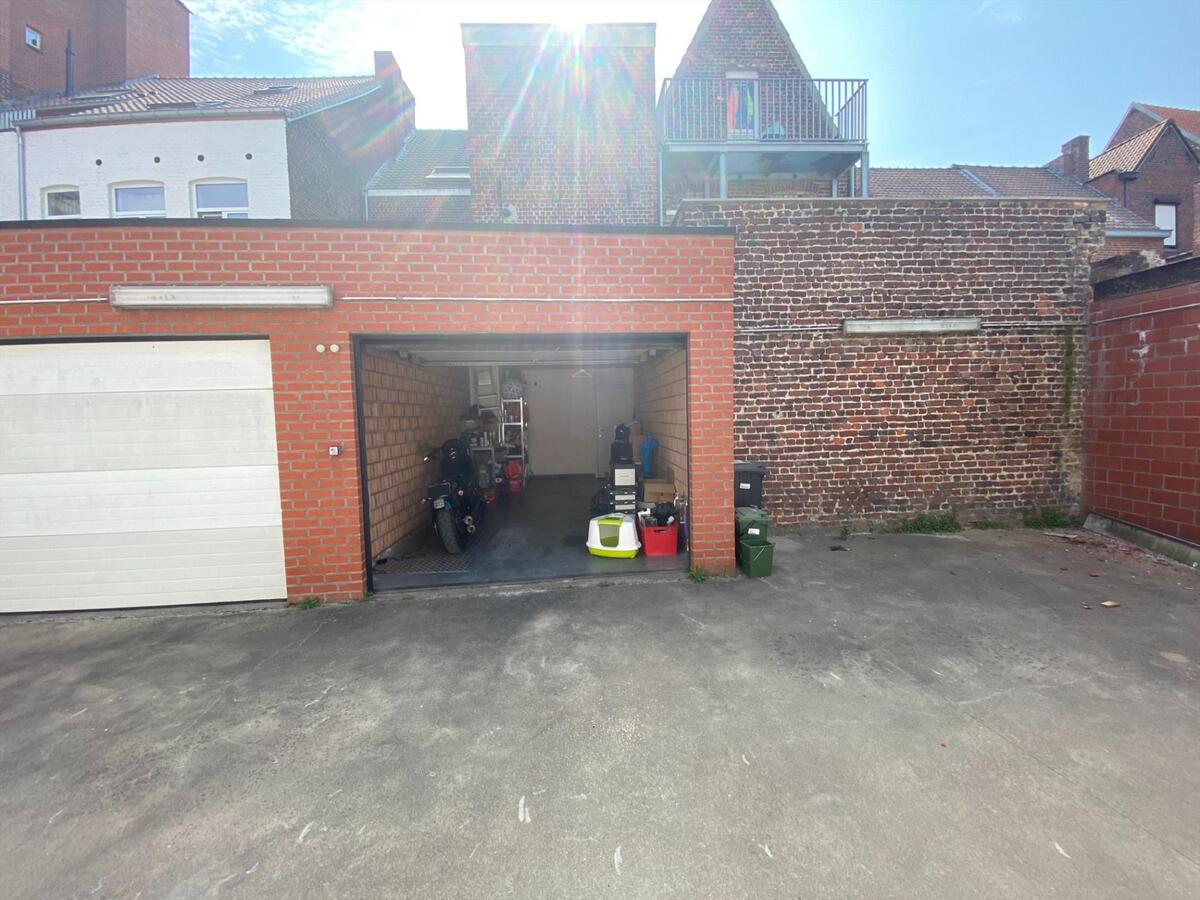 Uitstekend gelegen, duplex-appartement met 3 slaapkamers en garage 