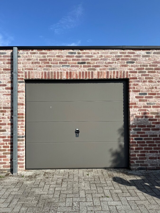 Woning met 4 slaapkamers en garage te Koekelare 
