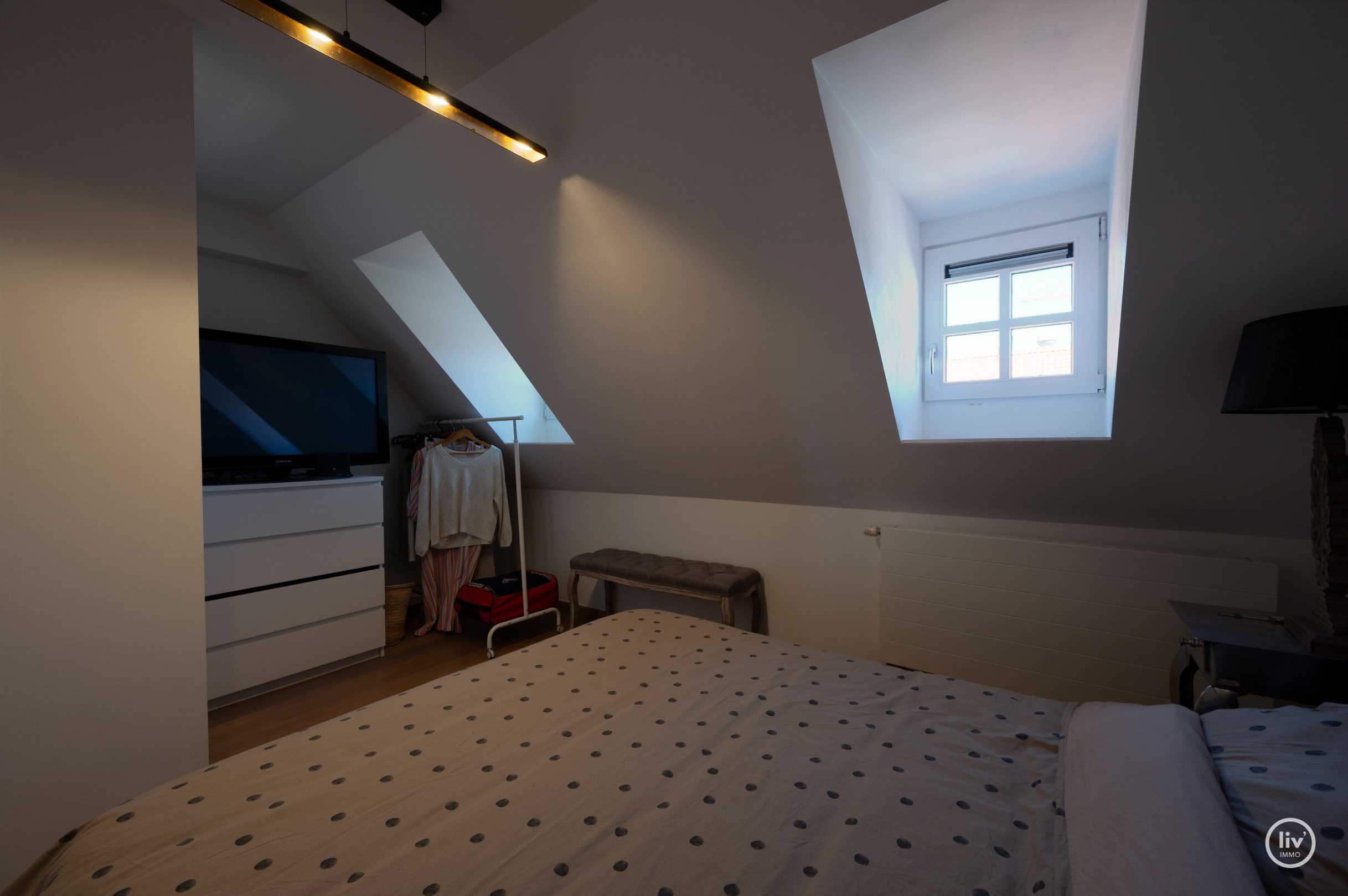 Superbe appartement en duplex de charme dans un emplacement de premier choix sur l'avenue Bayaux à Knokke. 