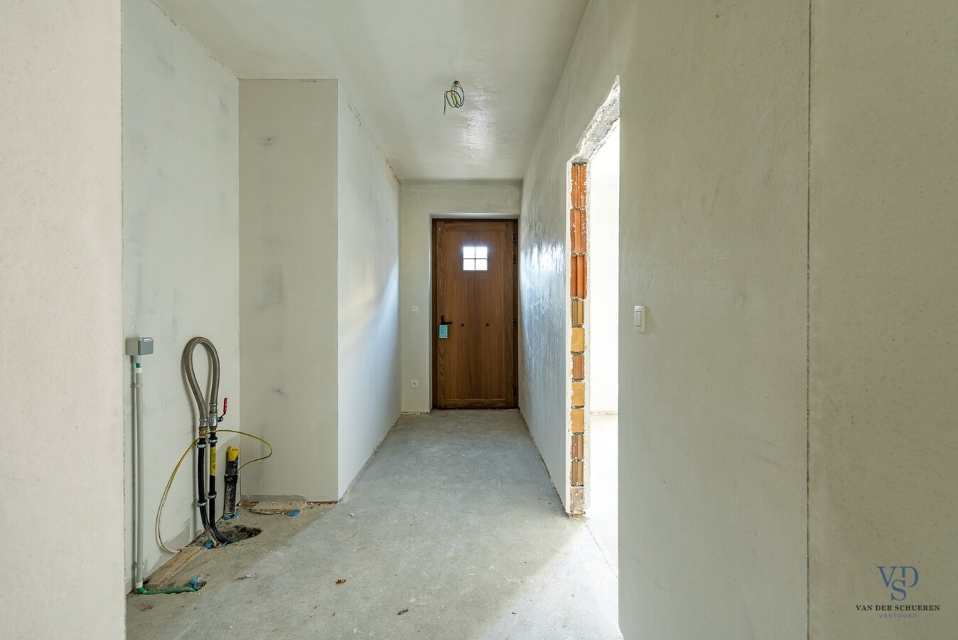 Gelijkvloerse woongelegenheid in hartje Dikkelvenne 