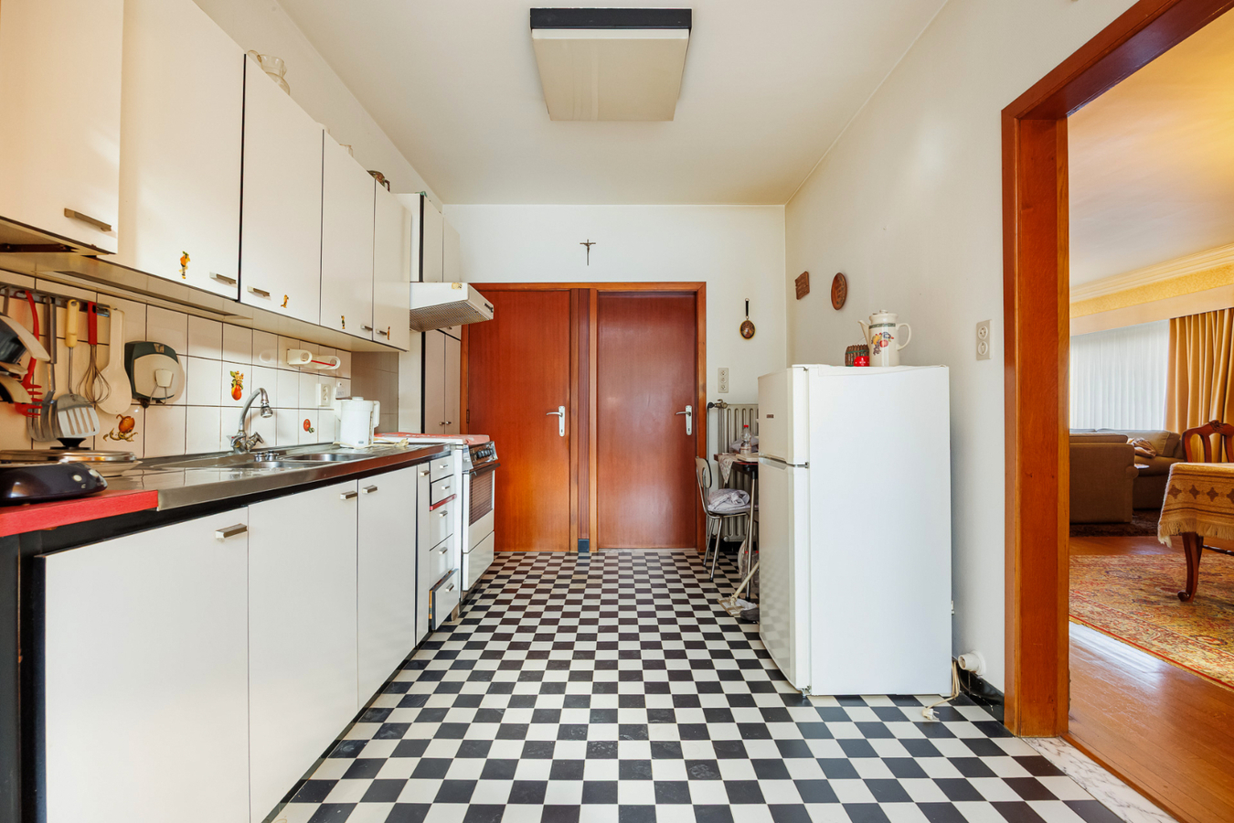 Te renoveren HOB met 3 slpk en 3 garages te Herentals! 