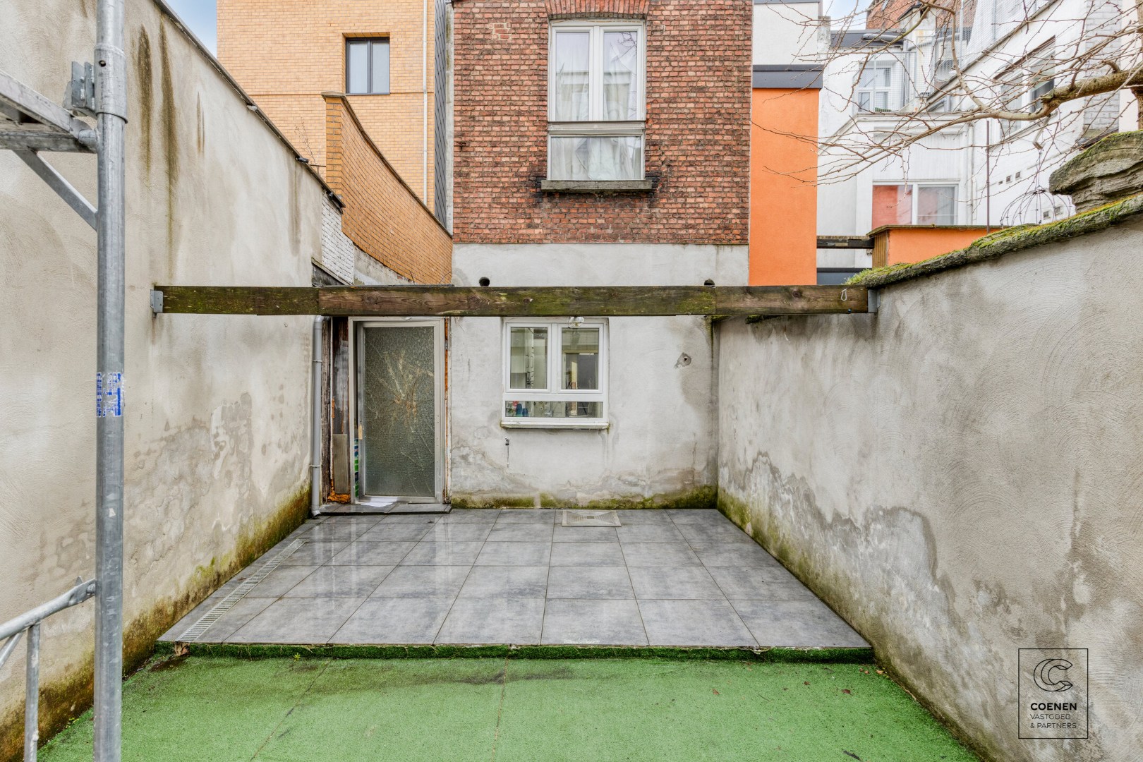 Te renoveren herenwoning met een bewoonbare oppervlakte van 248m² op een TOPlocatie in hartje Zurenborg! 