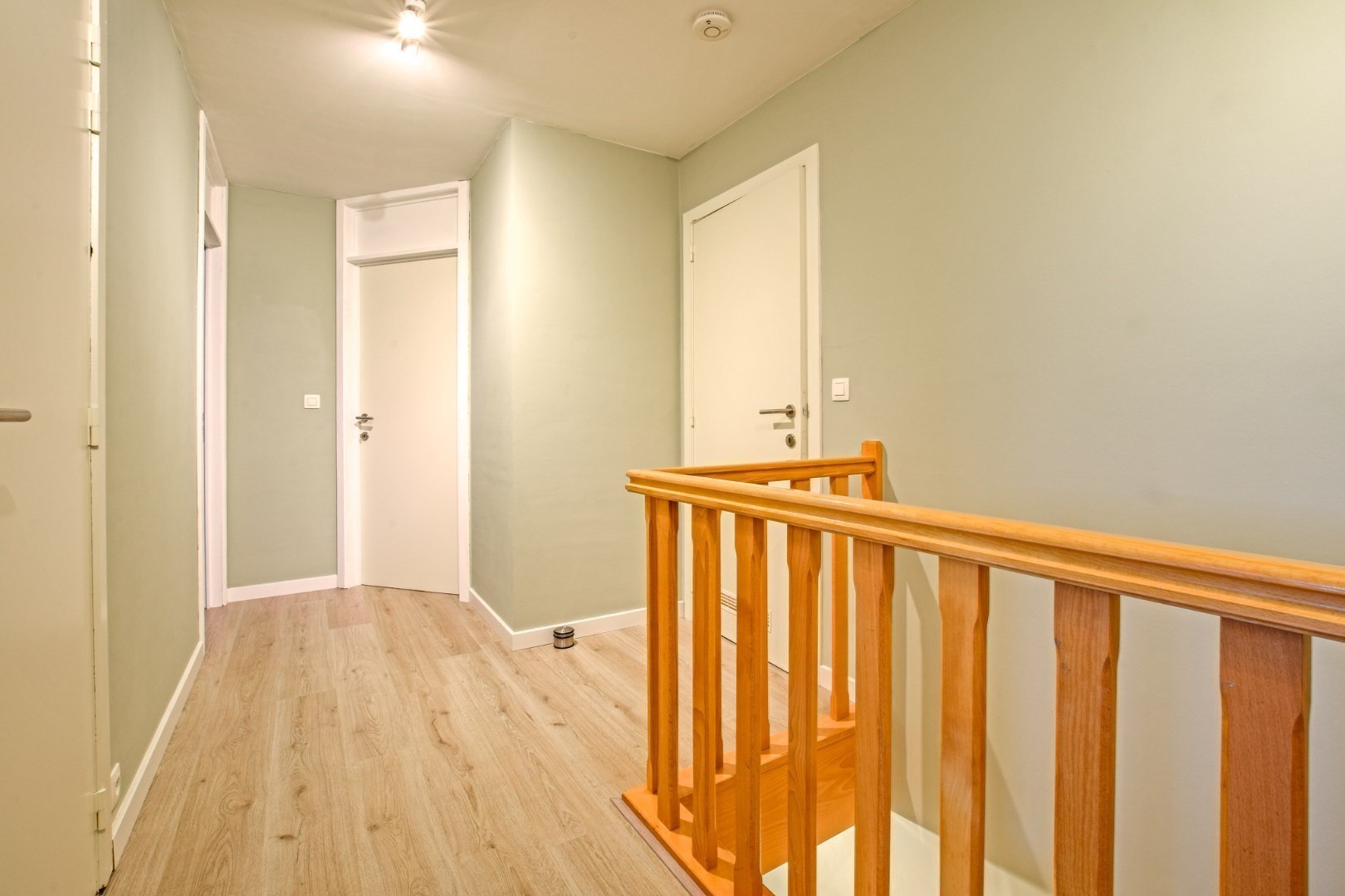 Instapklare halfopen woning met prachtige vergezichten op 386 m² te Nieuwkapelle! 