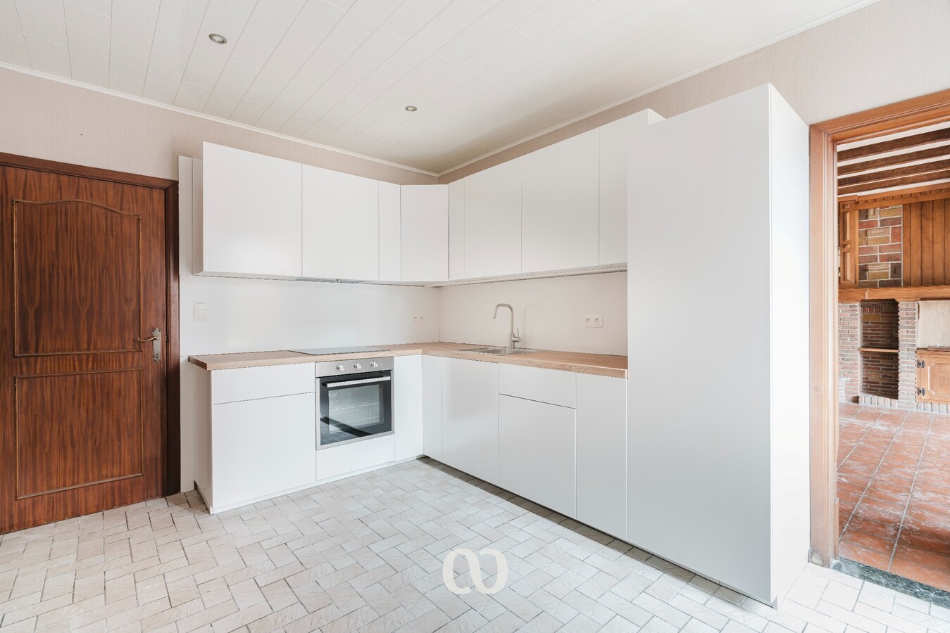 Ruime gezinswoning met 4 slaapkamers en tuin in Nederename 