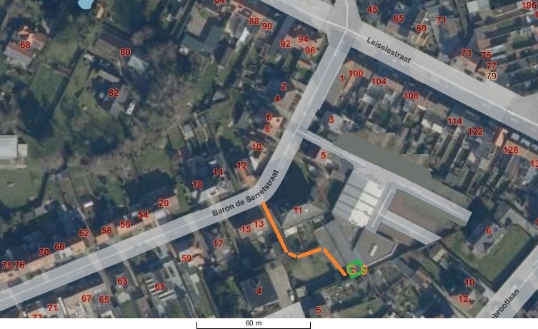 Ruime gesloten garagebox voorzien van elektriciteits en wateraansluiting 