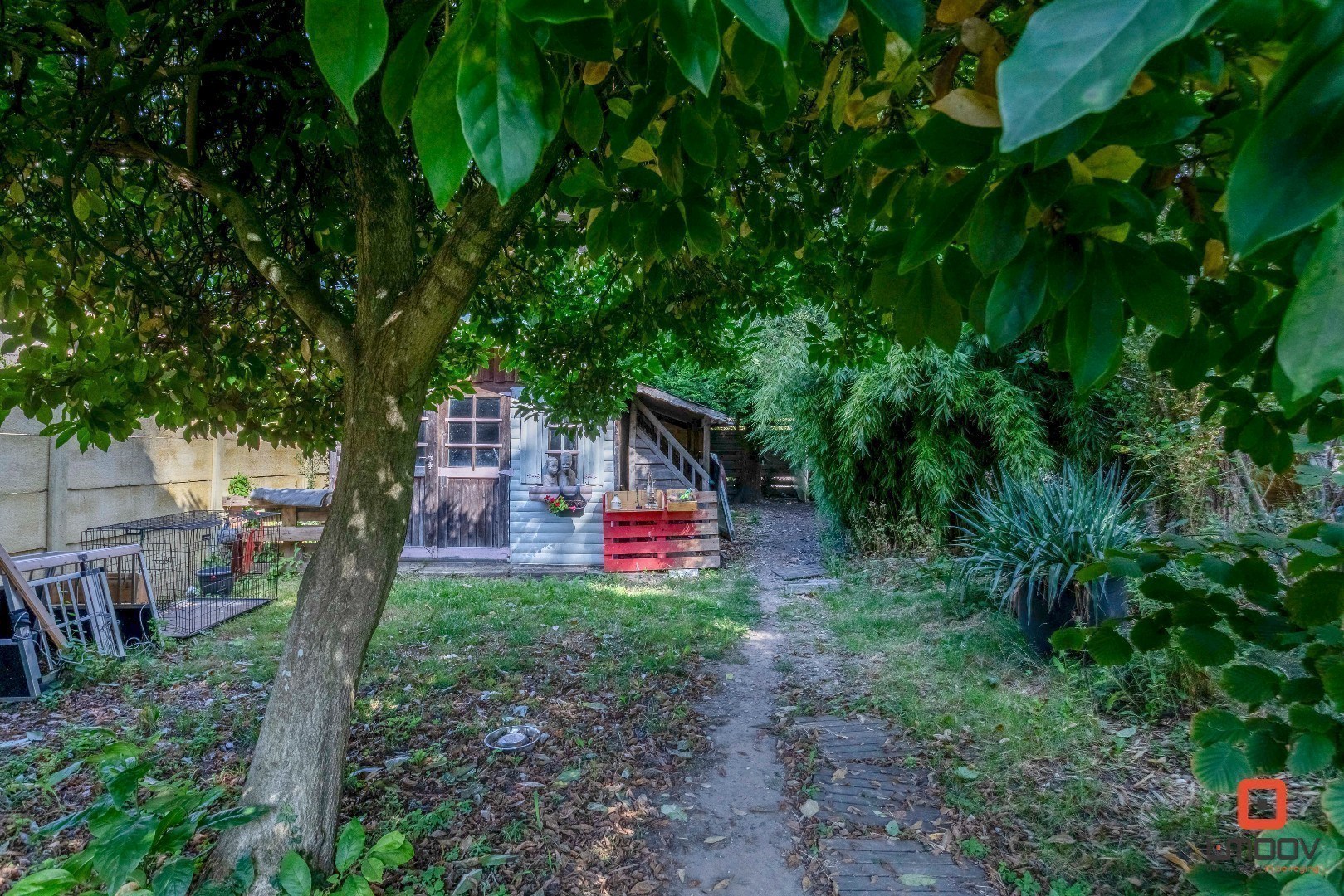 Instapklare woning met karakter en uitzonderlijke tuin van 390 m² 