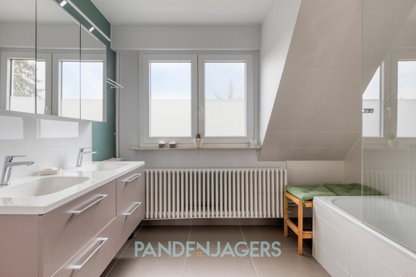 Stijlvol gerenoveerde woning in rustige buurt van Kontich-Kazerne 