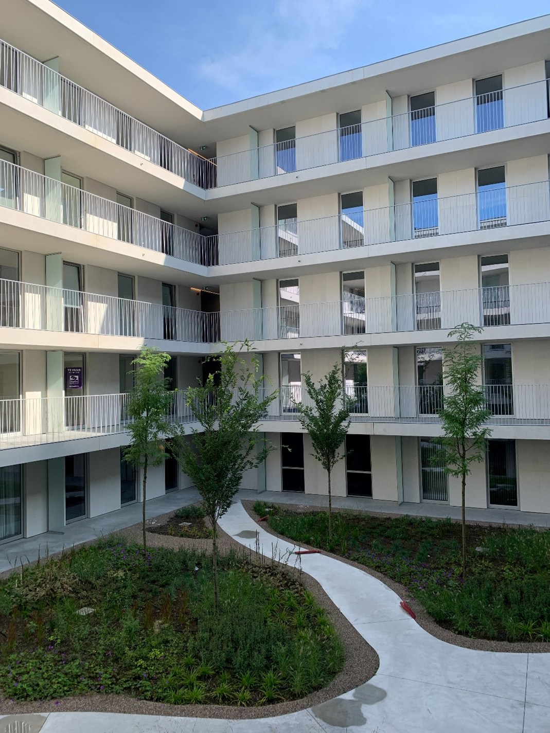 Appartement met 2 slaapkamers en terras. 