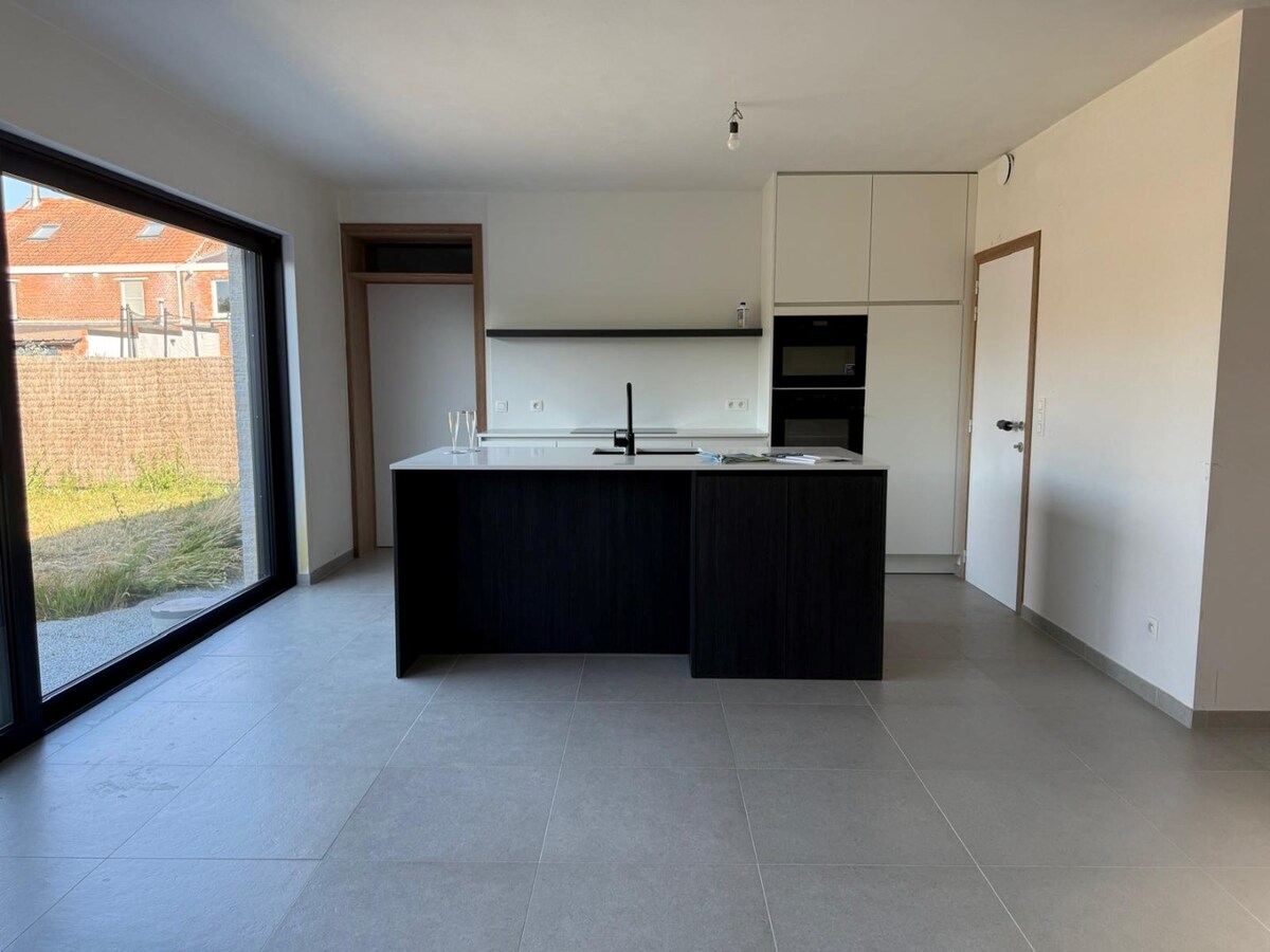 Instapklare nieuwe woning in een rustige woonwijk 