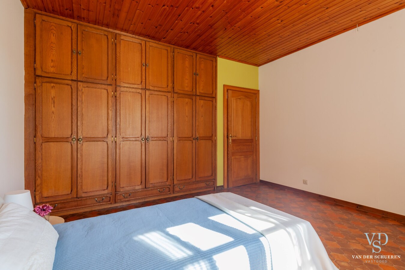 Exceptioneel landhuis met bijgebouw in groene omgeving 