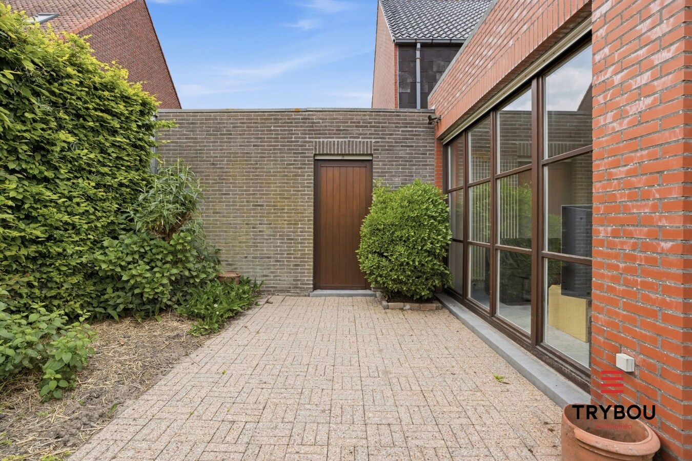 Alleenstaande woning met handelsruimte! 