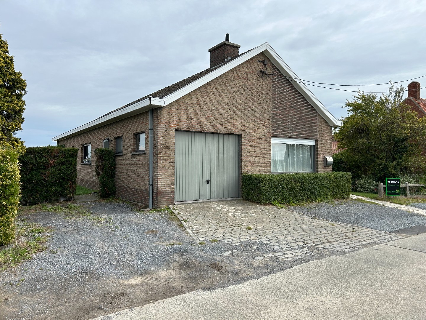 Gelijkvloerse woning met garage en tuin op 610m² 