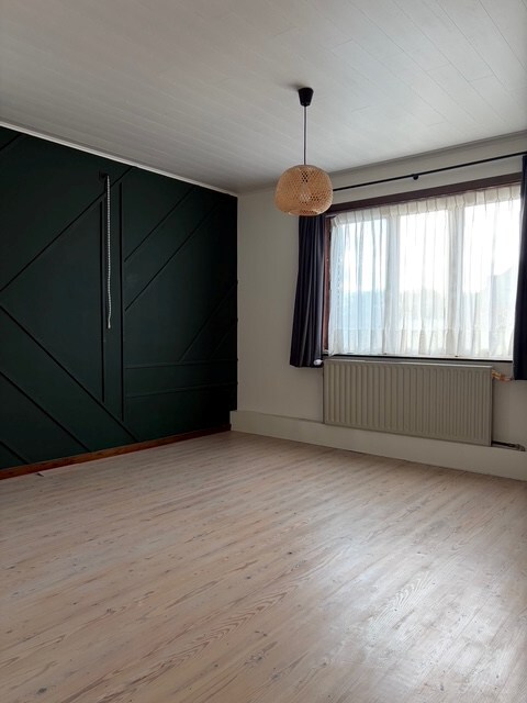 Te renoveren woning op een perceel van 8 are 