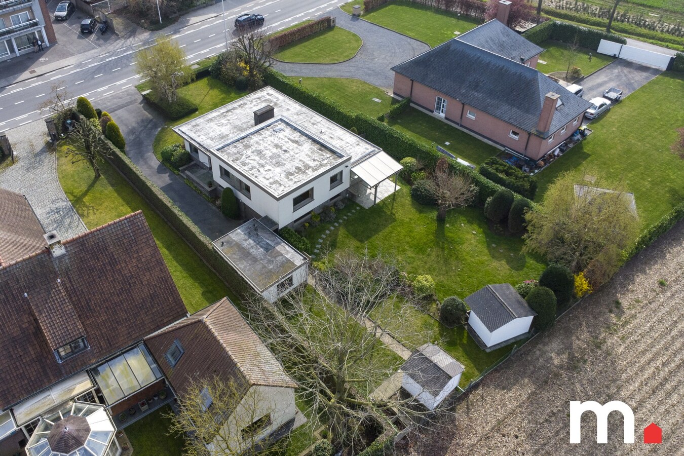 Alleenstaande villa met 5 slaapkamers en zonnige tuin 1127 m² op TOPligging ! 