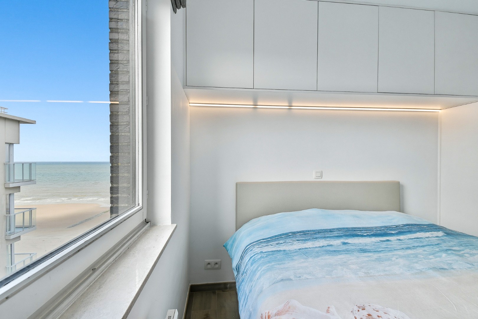 Appartement met zijdelings zeezicht en prachtig verzicht 