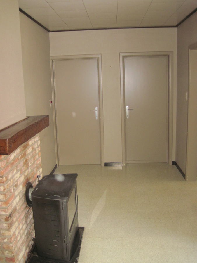 Degelijke Half Open Bebouwing. Bijzonder rustig gelegen ! 