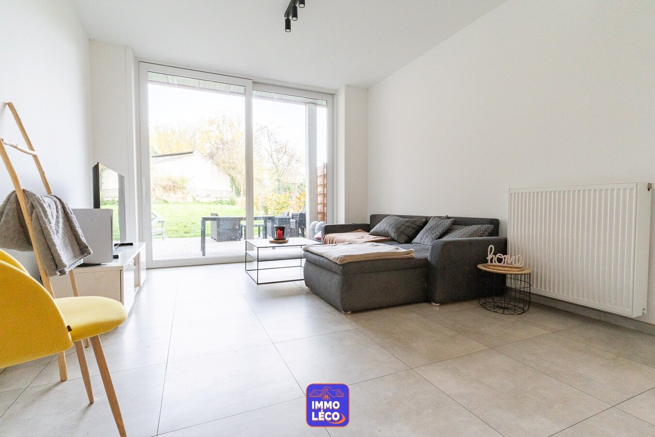 Appartement rez-de-chaussée avec jardin privatif et parking privé. 