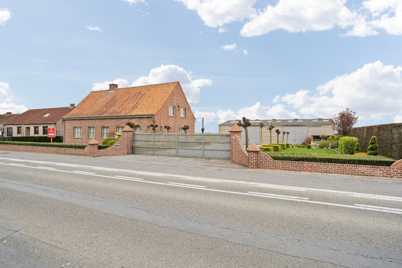 Ruime alleenstaande woning met loods op ruim perceel te Klerken 