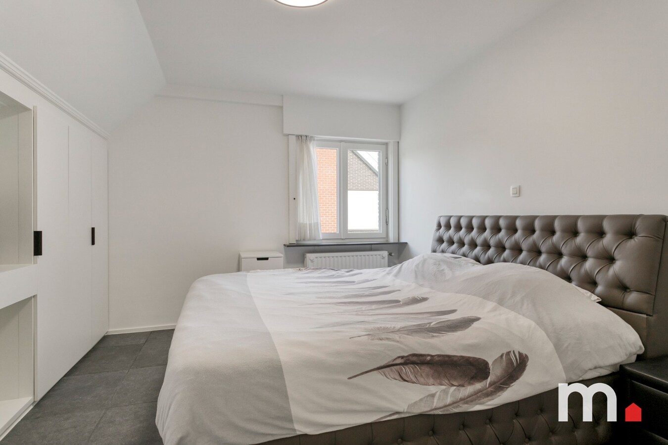 Unieke Villa te Roeselare met Zwembad en 5 slaapkamers op 987m² ! 