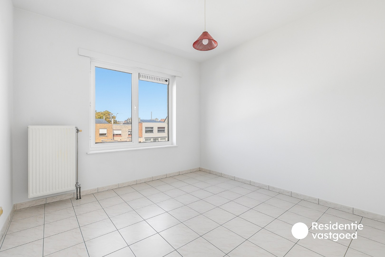 Instapklaar 2-slaapkamerappartement met garage in Blankenberge 