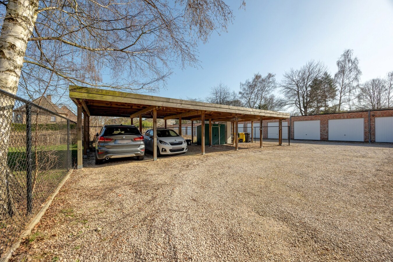 Energiezuinig gelijkvloers appartement met carport in het centrum van Broechem 