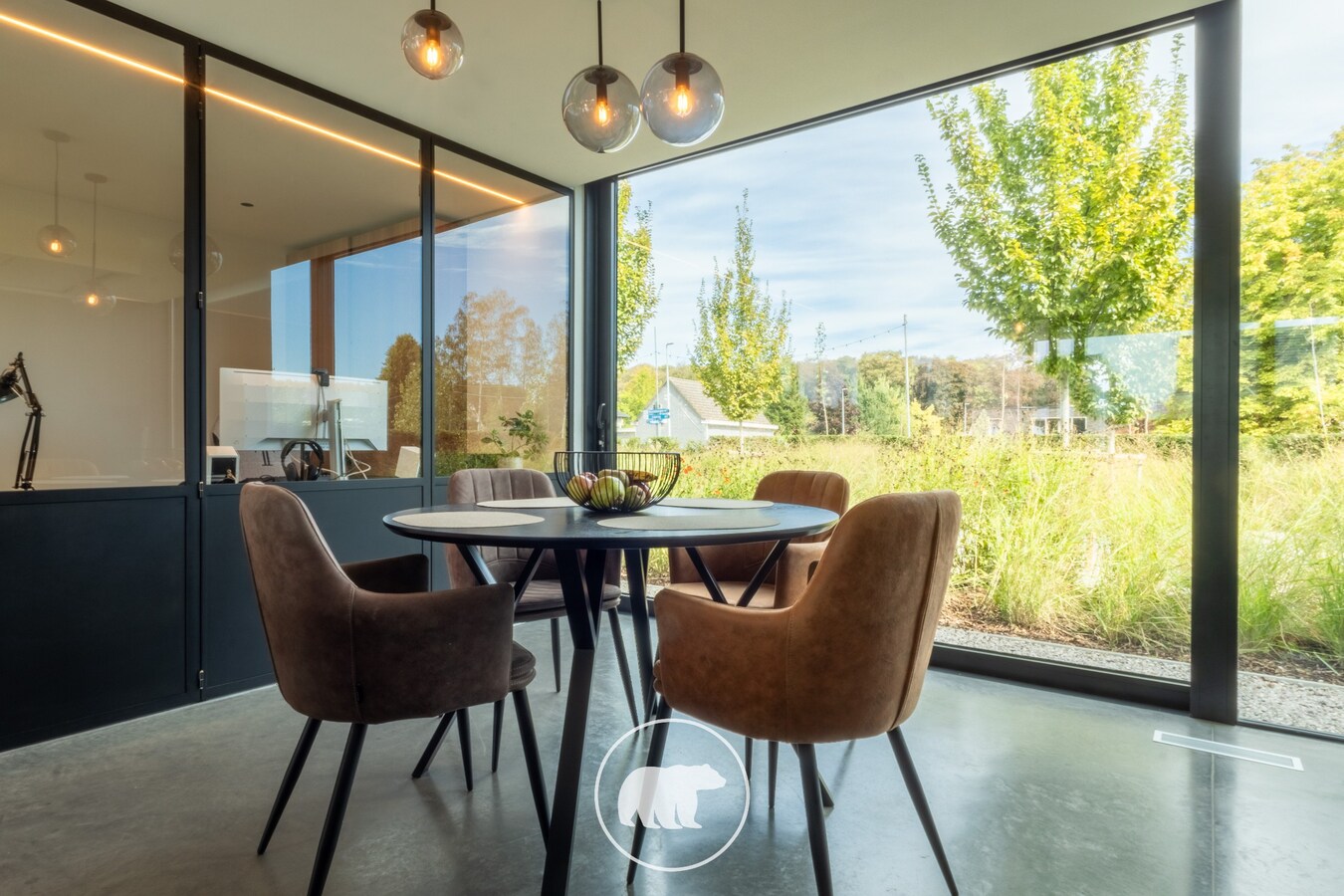 Buitengewone design villa op unieke ligging te Lochristi 