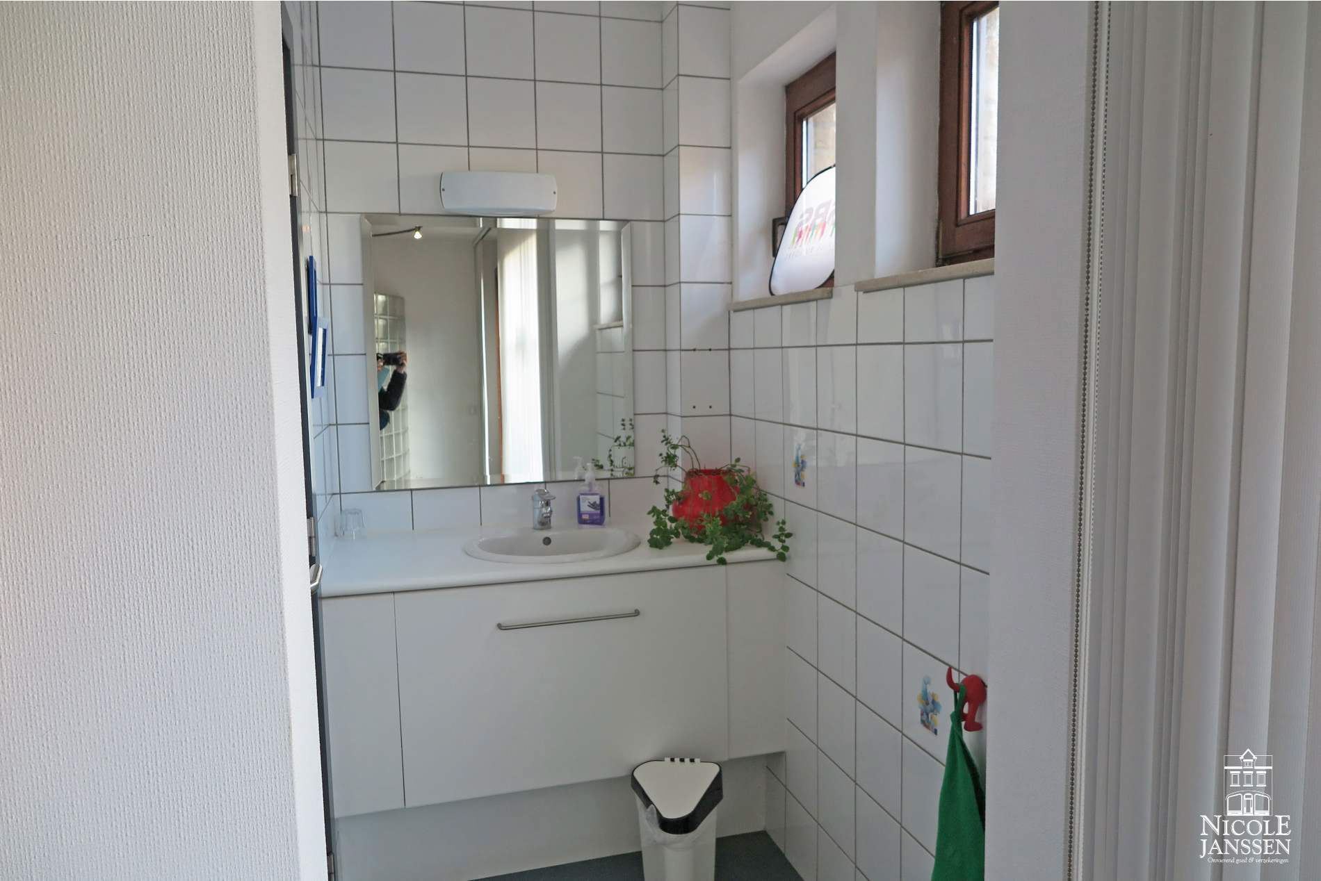 Verzorgd gelijkvloers handelspand 