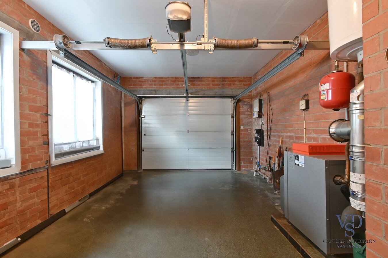 Degelijke laagbouw met grond (> 3600 m²). 