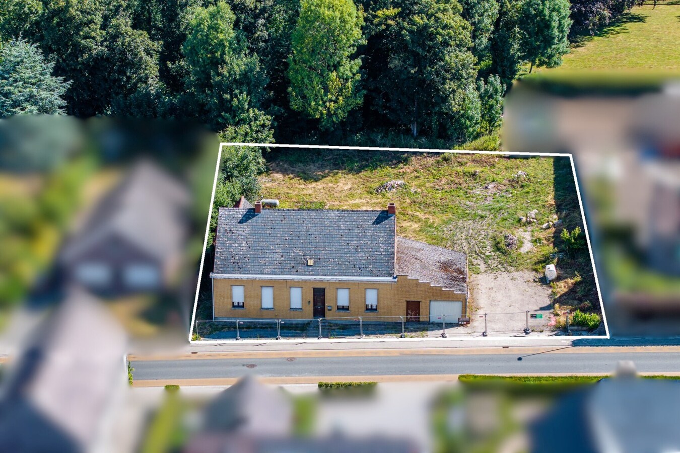 2 loten bouwgrond in hartje Dikkelvenne. 