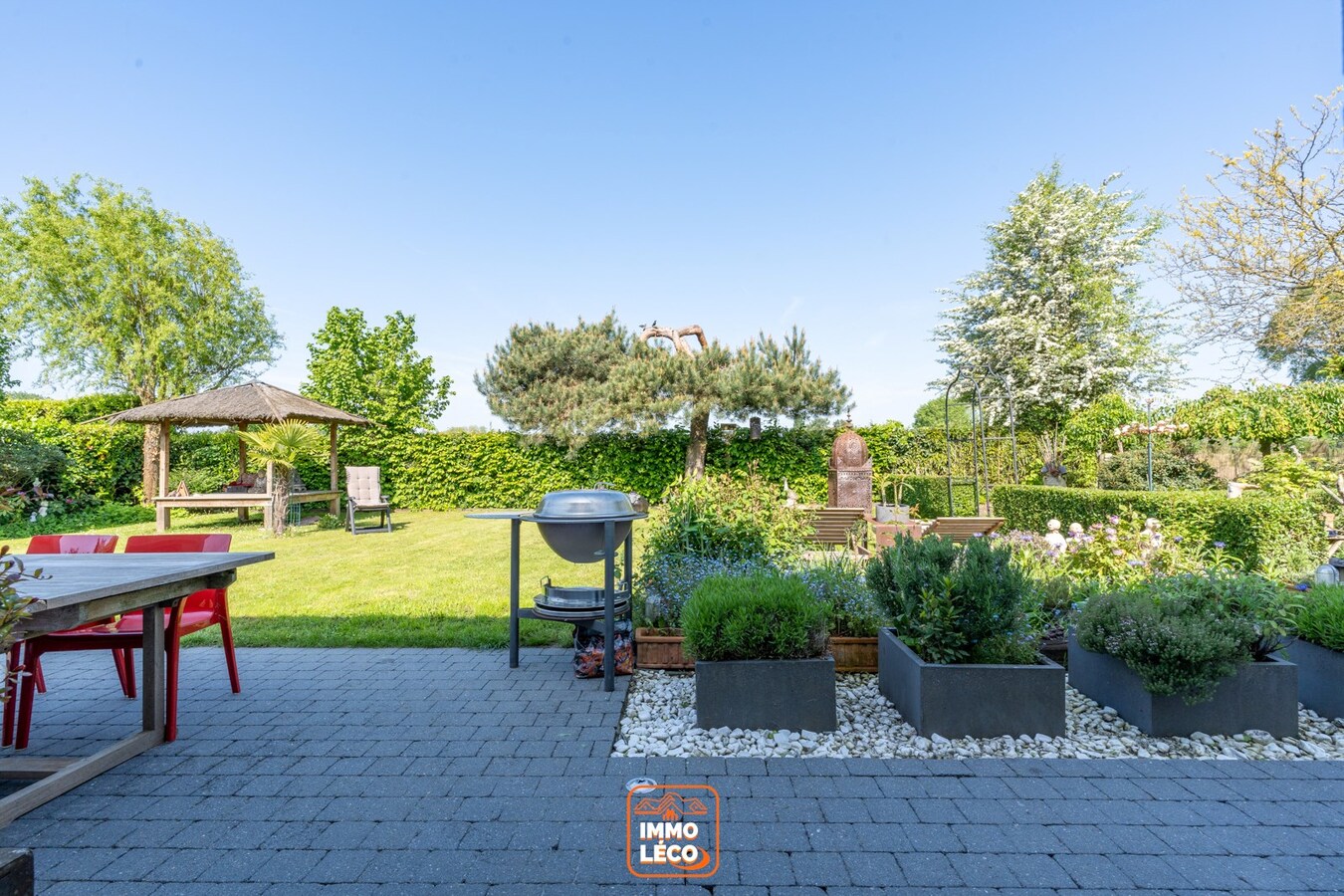 Superbe propriété « semi plain-pied » érigée sur une parcelle de 1823m2, COUP DE COEUR ABSOLU ! 