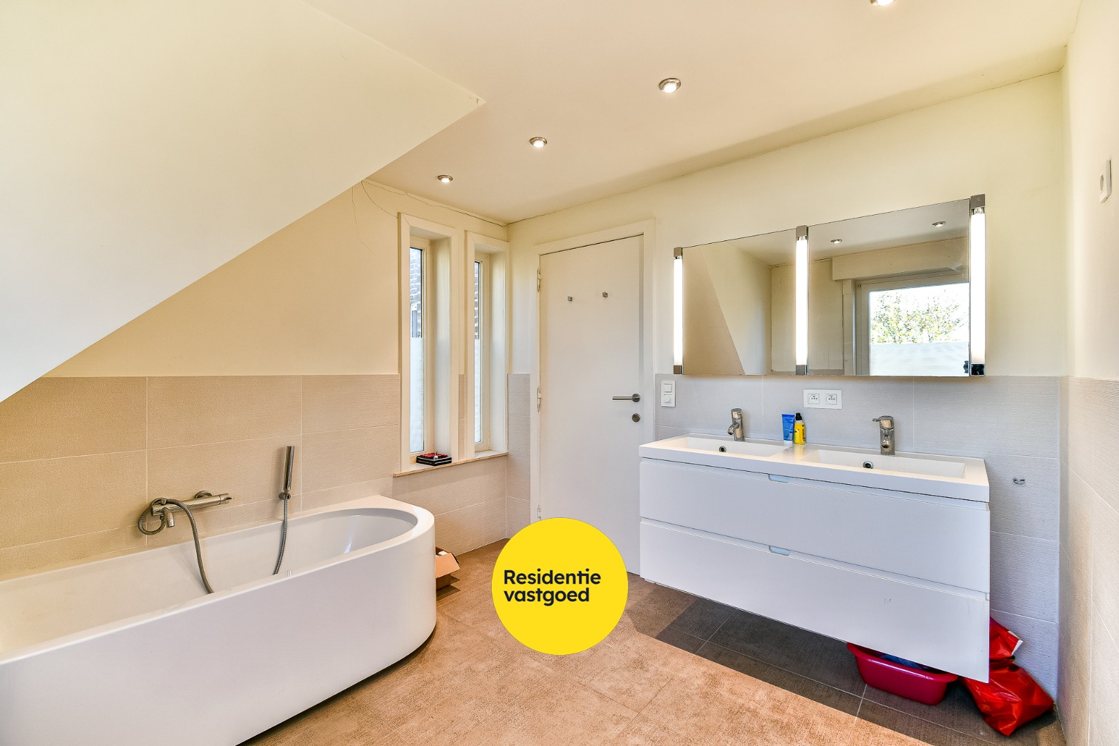 Rustig gelegen open bebouwing met grote tuin en veel ruimte 