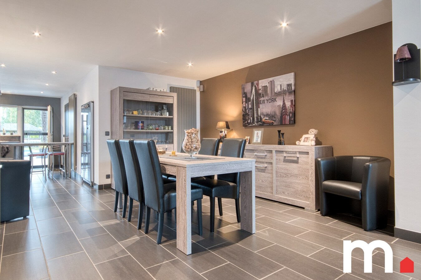 HOB met 4 slaapkamers en Zwembad en buitenbar op 963m² te Lendelede 