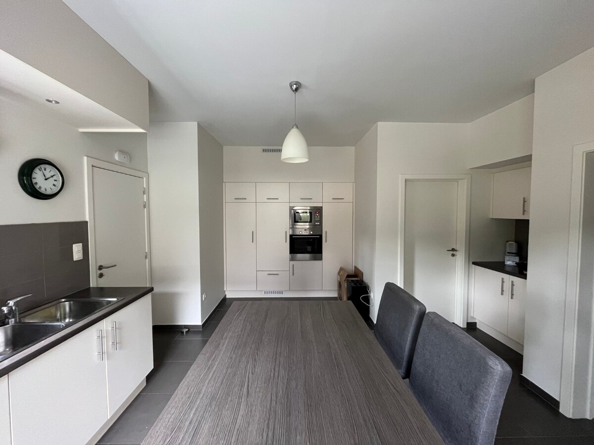 Ruime woning in het groene Zevergem, vlakbij Gent 