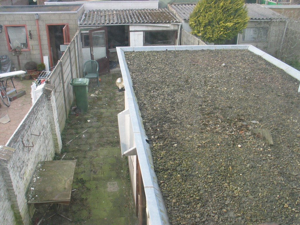 Op goede locatie gelegen ruime tussenwoning met tuin 