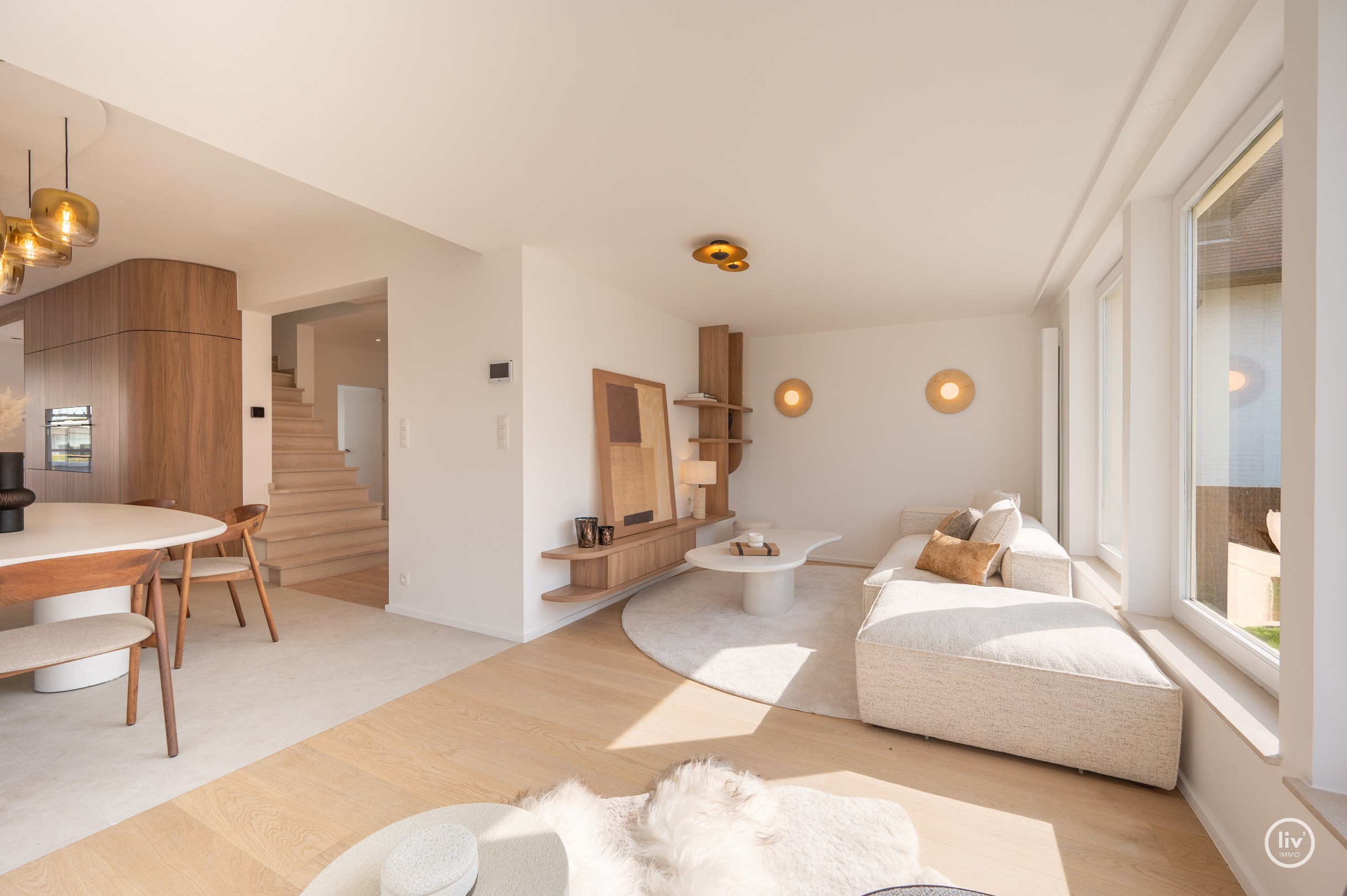 Exclusief gerenoveerde villa op een absolute toplocatie in de Jozef Nellenslaan te Knokke. 