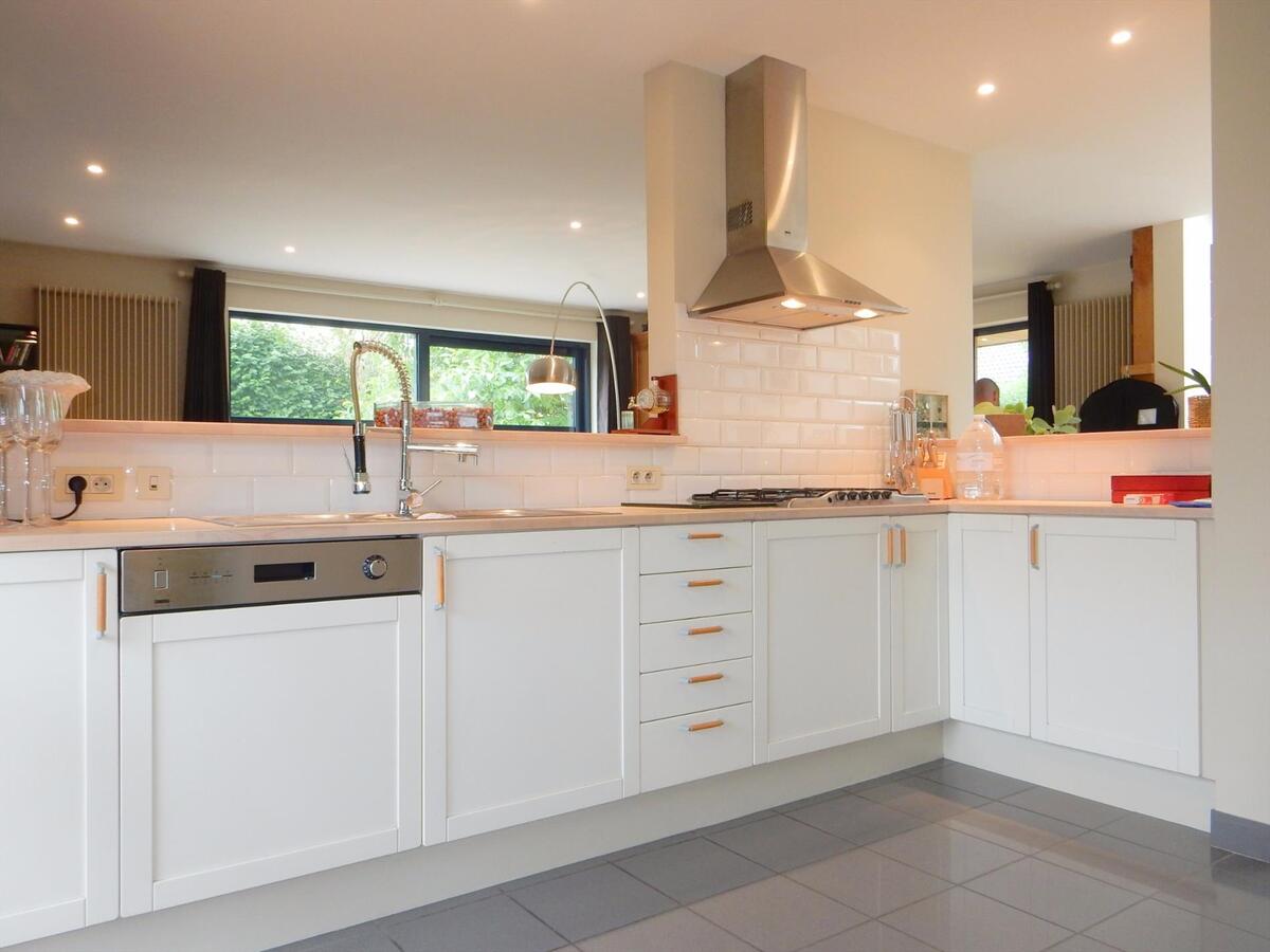 Alleenstaande villa met zonnige tuin op fantastische locatie 