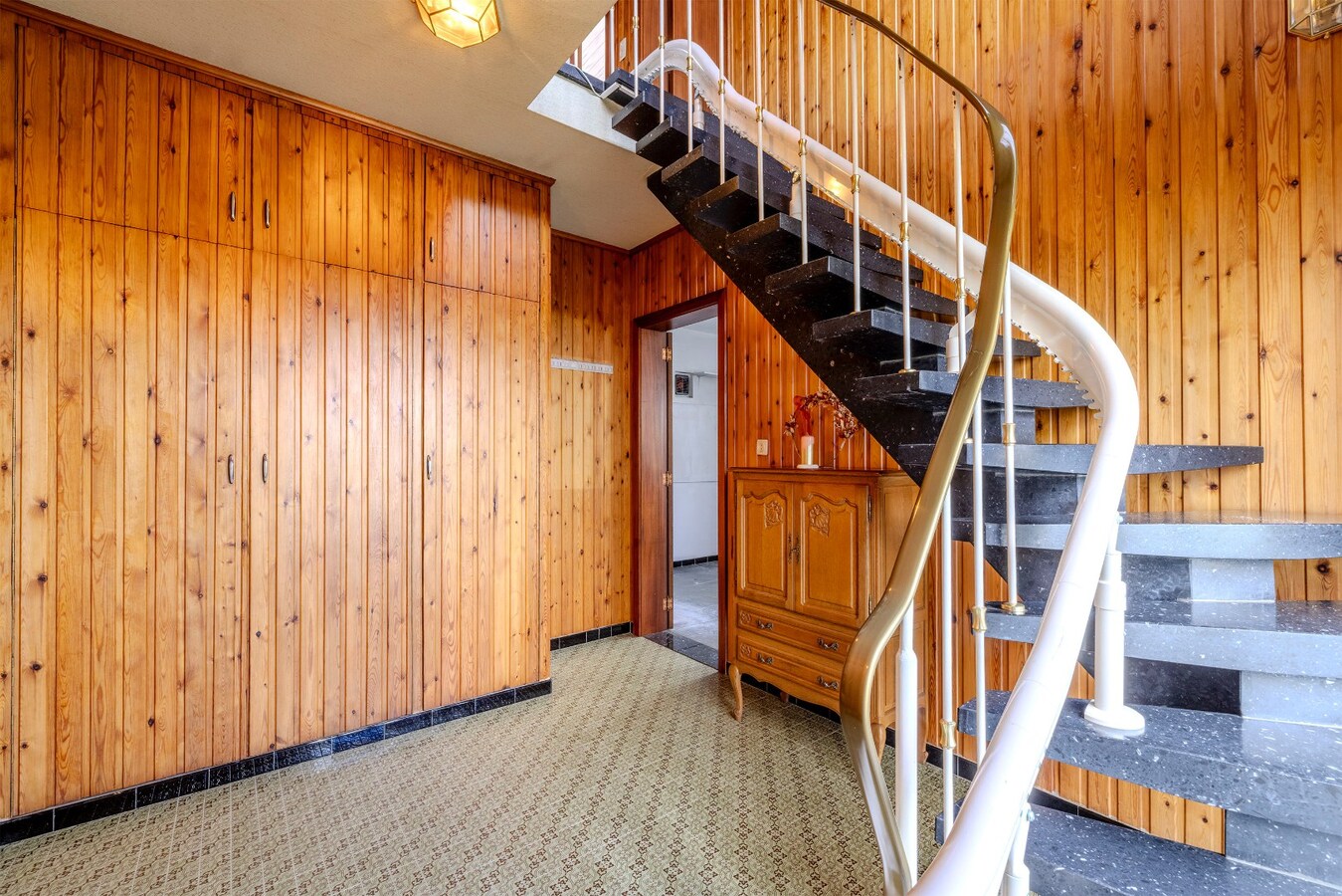 Ruime gezinswoning met 4 slpks op 568 m² 