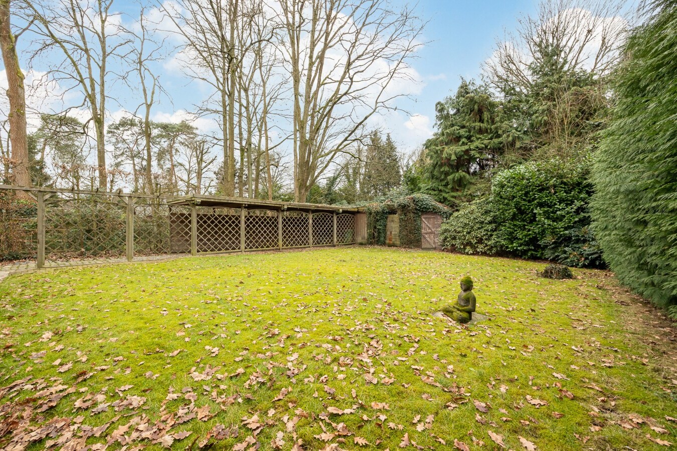 Instapklare gelijkvloers woning in het groen op een West-perceel van  626 m² 