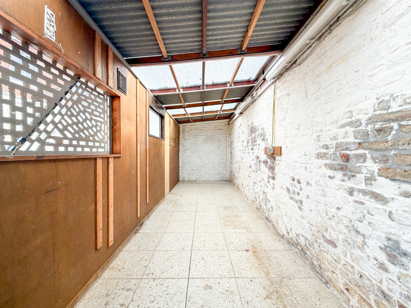 Ruime tussenwoning (211 m²) met zonnige koer, 3 slpk, Torhout 