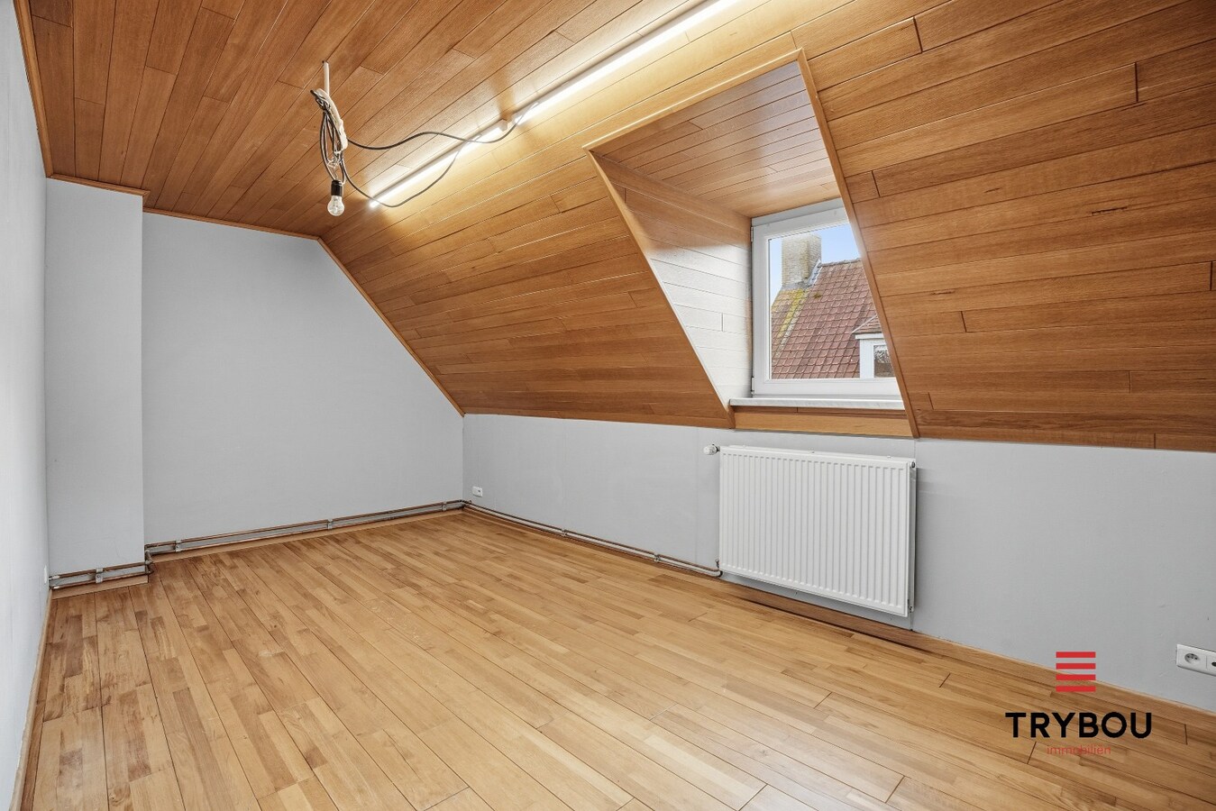 Halfopen bebouwing met 4 slaapkamers in Poelkapelle! 