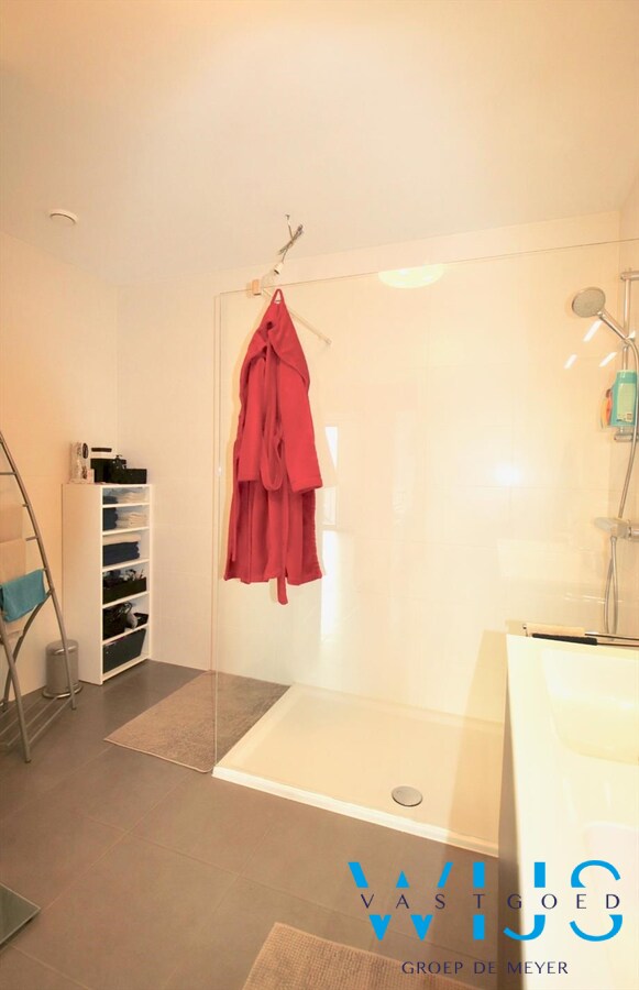 Prachtige duplex + garage in het rustige landelijke OOSTEEKLO ! 