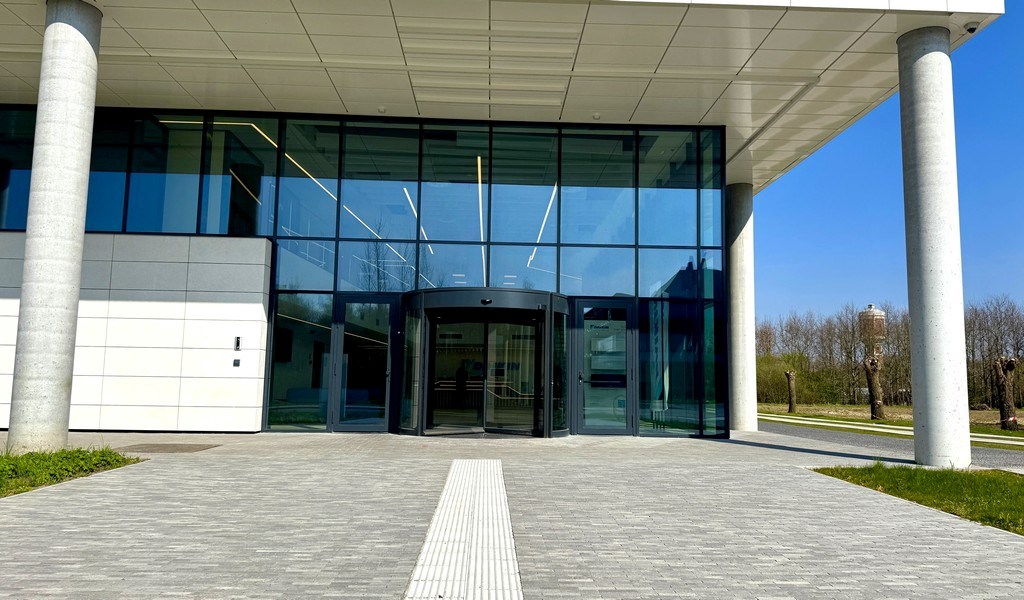 Nieuwbouw kantoren te huur langs E40 in Zwijnaarde