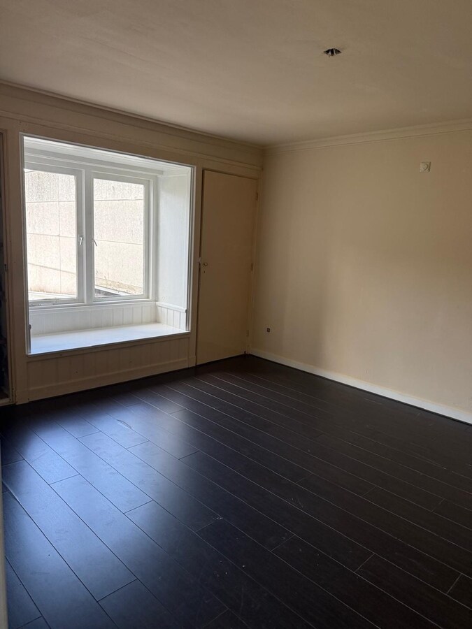 DIT BETREFT EEN WONING MET BIEDEN VANAF PRIJS  € 350.000 K.K. 