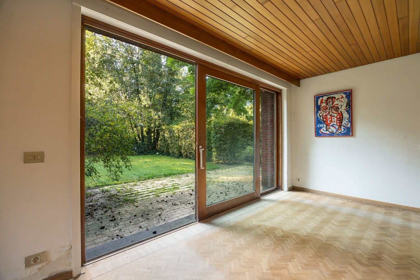 Te renoveren villa met 5 slaapkamers en prachtige tuin op toplocatie 